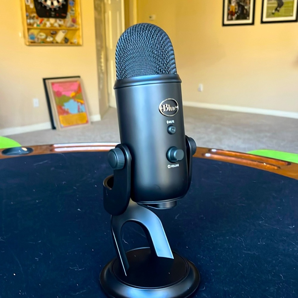Brand new, not yet used Yeti Premium Multi-Pattern USB Microphone.